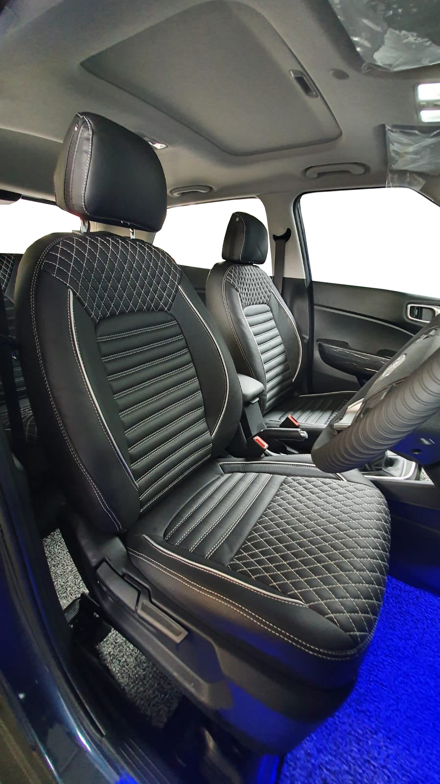 AUTOFIT NAPA LEATHER CAR SEAT COVER FOR ( HYUNDAI VENUE ) TOP 26 (COLOUR BLACK SILVER )